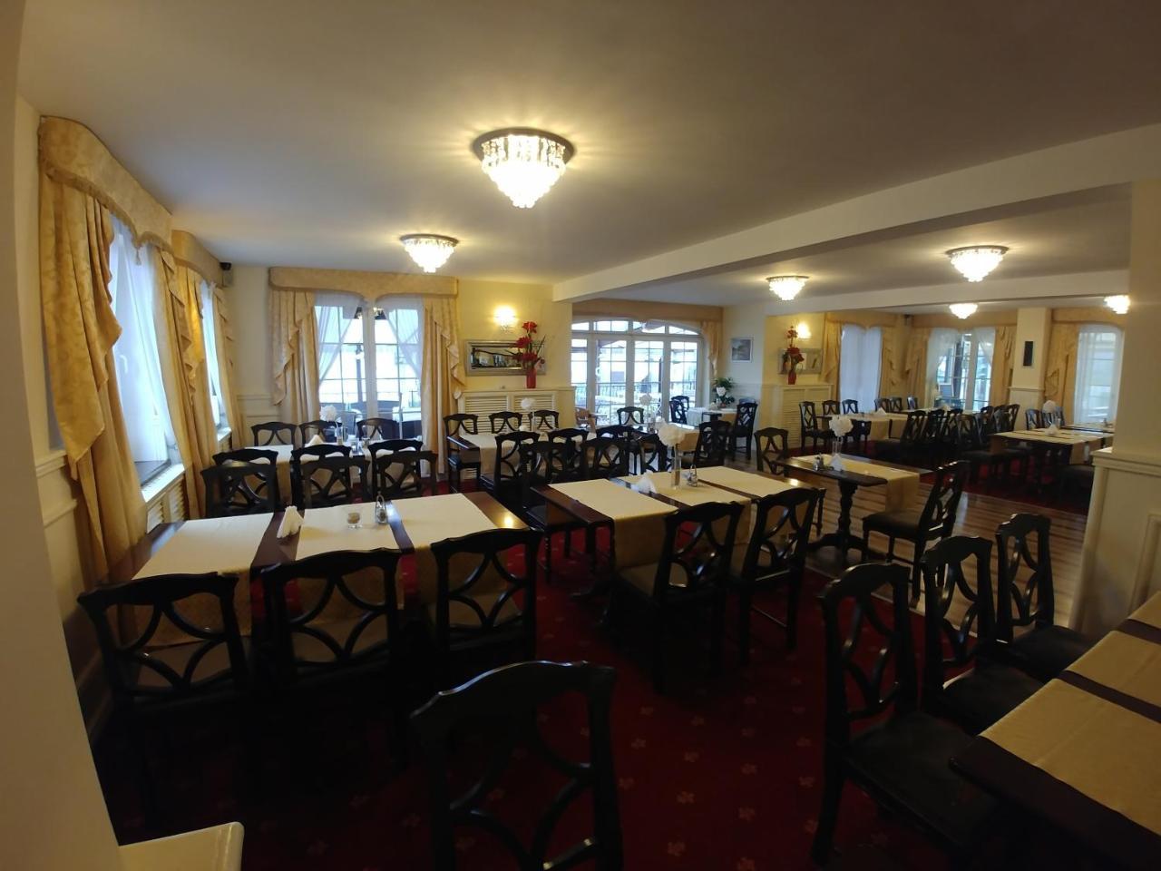 Hotel Mazurski Dworek Mikolajki  Exterior photo